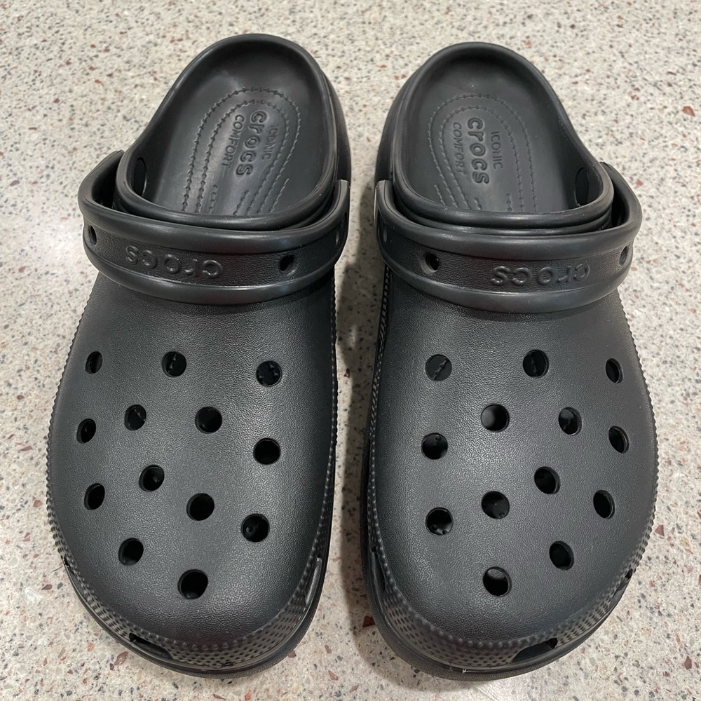 CROCS Black Classic Platform Clogs Women’s Size 10